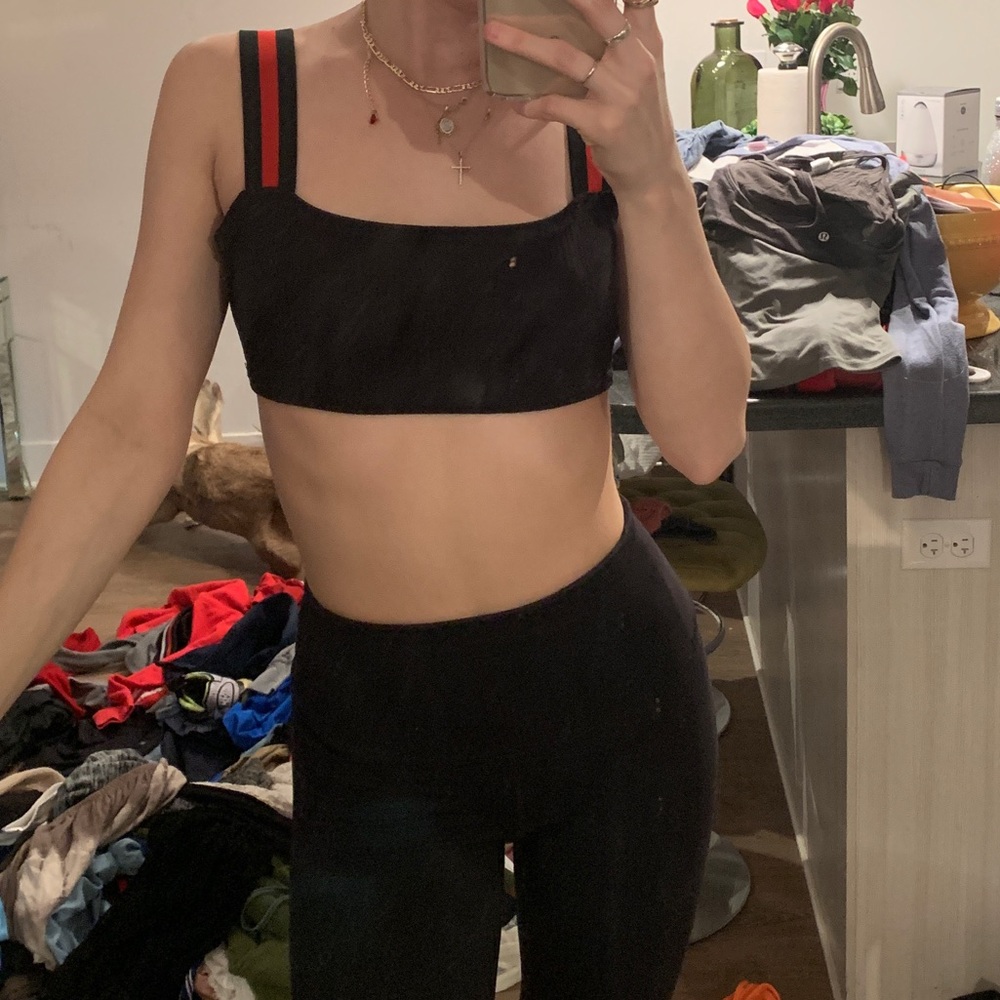 PRETTY LITTLE THING TOP SIZE 2